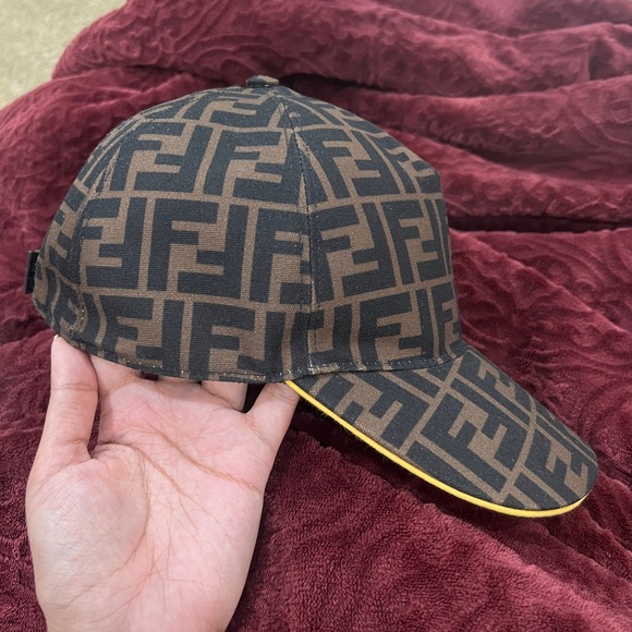 *SOLD* Fendi hat - Picture 3 of 4